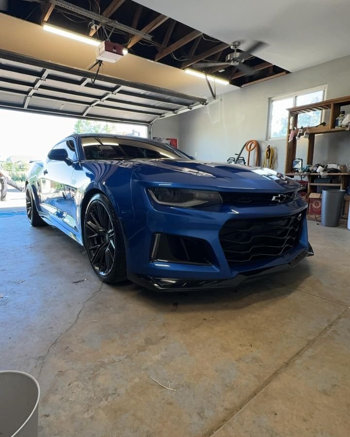 Camaro ZL1, blue